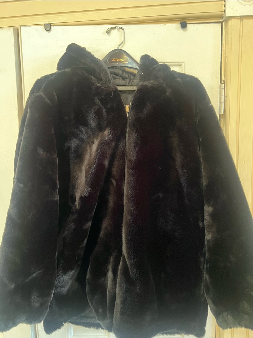 Plush Faux Fur Hooded Coat - Black reversible zip up with pockets -medium 8/10